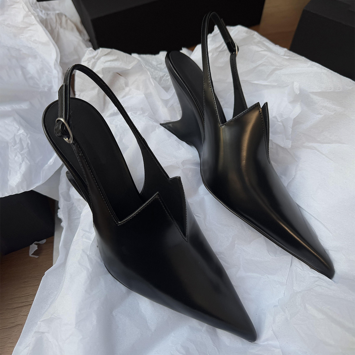 여성용 V 프론트 컷 슬링백 펌프스, 광택 있는 윗부분 - Women Formal Upper Wear 리뷰 및 가격
